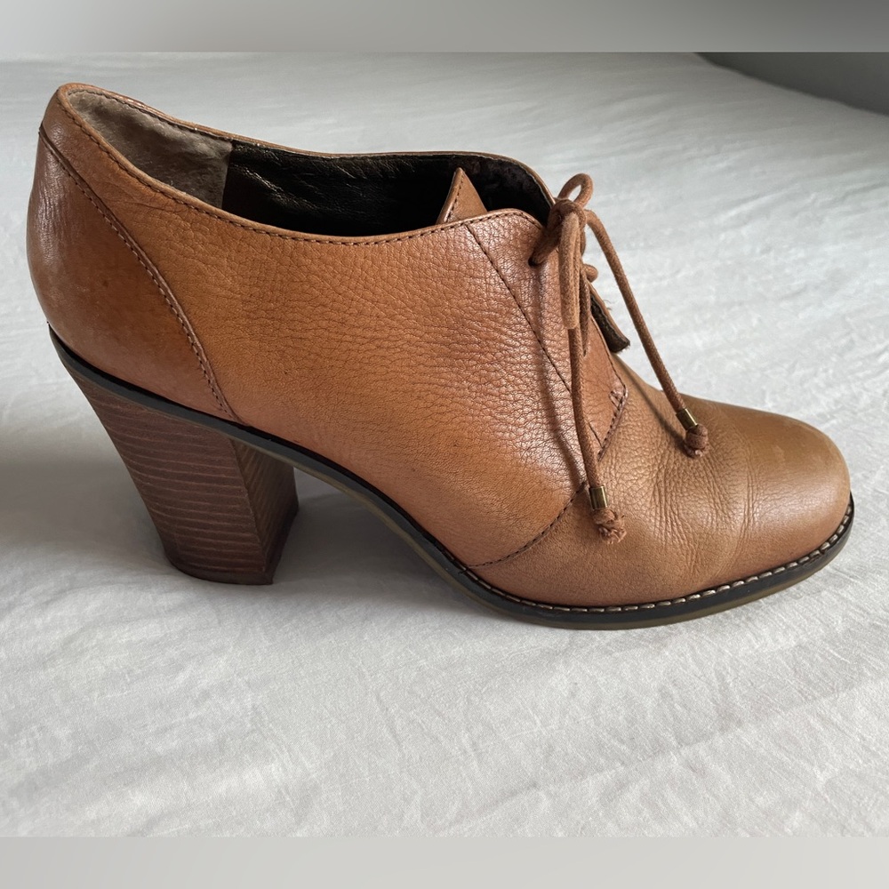 Banana Republic Brown Leather Oxford Bootie